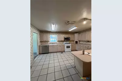 104 W Storey Street, San Saba, TX 76877 - Photo 10