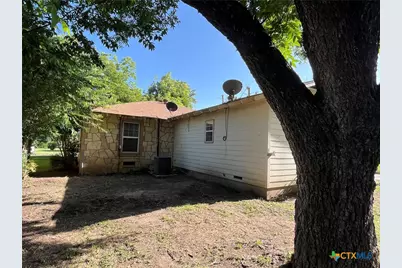 104 W Storey Street, San Saba, TX 76877 - Photo 6
