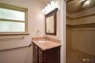 201 Canterbury Ln, Victoria, TX 77904 - Photo 22