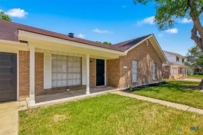 405 Hampshire Street, Victoria, TX 77904 - Photo 2