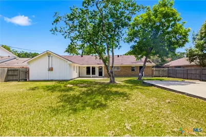 405 Hampshire Street, Victoria, TX 77904 - Photo 28