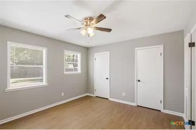 405 Hampshire Street, Victoria, TX 77904 - Photo 16