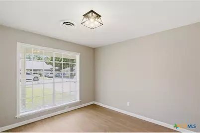 405 Hampshire Street, Victoria, TX 77904 - Photo 12