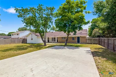 405 Hampshire Street, Victoria, TX 77904 - Photo 26