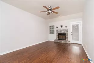 905 Concho St, Belton, TX 76513 - Photo 4