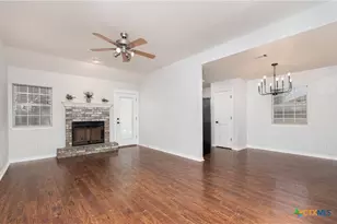 905 Concho St, Belton, TX 76513 - Photo 4