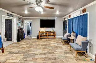 1518 Bonham Dr, Victoria, TX 77901 - Photo 8