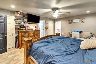 1518 Bonham Dr, Victoria, TX 77901 - Photo 18