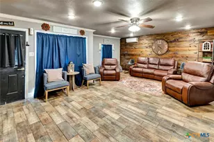 1518 Bonham Dr, Victoria, TX 77901 - Photo 6