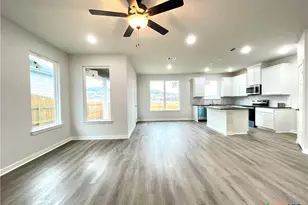 362 Pathfinder Dr, Copperas Cove, TX 76522 - Photo 2