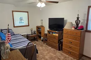 802 W 25th St, Cameron, TX 76520 - Photo 12