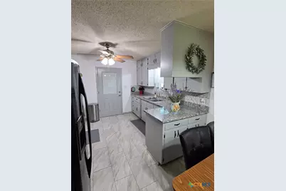 802 W 25th Street, Cameron, TX 76520 - Photo 8