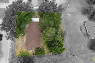 802 W 25th St, Cameron, TX 76520 - Photo 4