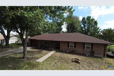 802 W 25th Street, Cameron, TX 76520 - Photo 2