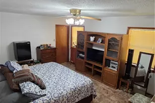 802 W 25th St, Cameron, TX 76520 - Photo 14
