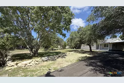 560 Wickford Way, Canyon Lake, TX 78133 - Photo 4