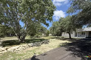560 Wickford Way, Canyon Lake, TX 78133 - Photo 4