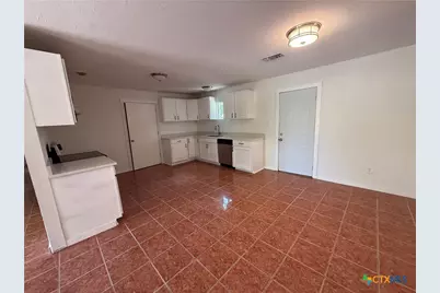 560 Wickford Way, Canyon Lake, TX 78133 - Photo 32