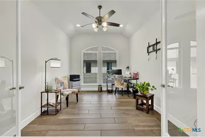 415 Bridle Trail, New Braunfels, TX 78132 - Photo 8