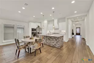 415 Bridle Trl, New Braunfels, TX 78132 - Photo 14