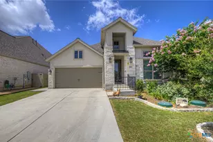 415 Bridle Trl, New Braunfels, TX 78132 - Photo 2
