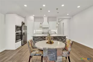 415 Bridle Trl, New Braunfels, TX 78132 - Photo 16