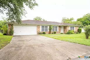 2411 Ozark St, Victoria, TX 77901 - Photo 2
