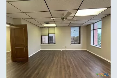 121 S Main Street, Victoria, TX 77901 - Photo 16