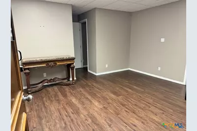 121 S Main Street, Victoria, TX 77901 - Photo 2