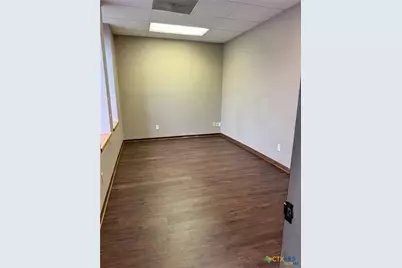 121 S Main Street, Victoria, TX 77901 - Photo 6