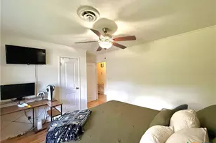 505 Camelot Dr, Victoria, TX 77901 - Photo 16