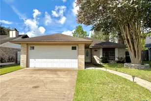 505 Camelot Dr, Victoria, TX 77901 - Photo 1