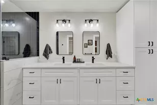 631 S Santa Clara Ave, New Braunfels, TX 78130 - Photo 22