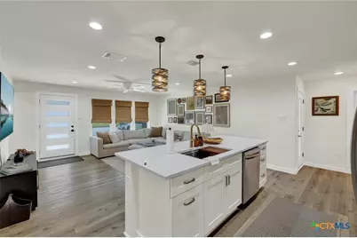 631 S Santa Clara Avenue, New Braunfels, TX 78130 - Photo 12