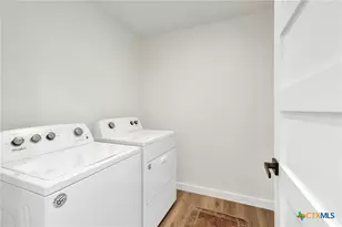 631 S Santa Clara Ave, New Braunfels, TX 78130 - Photo 30