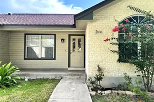 2038 Bentwood Dr, New Braunfels, TX 78130 - Photo 2