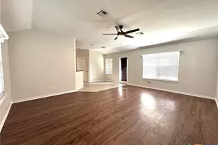 2038 Bentwood Dr, New Braunfels, TX 78130 - Photo 4
