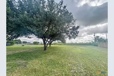 4802 Country Lane, Victoria, TX 77904 - Photo 8