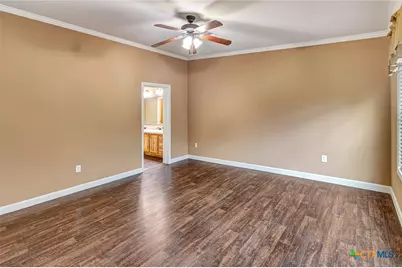 606 N Glendale Street, Hallettsville, TX 77964 - Photo 30