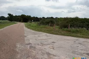 2609 Co Rd 216, Giddings, TX 78942 - Photo 2