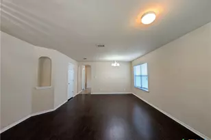 249 Val Verde Dr, New Braunfels, TX 78130 - Photo 4