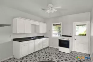 620 E 8th Ave, Belton, TX 76513 - Photo 6