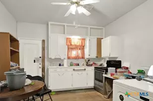 620 E 8th Ave, Belton, TX 76513 - Photo 14