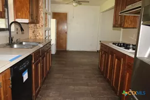 525 Co Rd 214, Jonesboro, TX 76538 - Photo 30