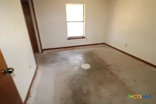 525 Co Rd 214, Jonesboro, TX 76538 - Photo 8