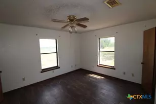 525 Co Rd 214, Jonesboro, TX 76538 - Photo 20