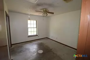 525 Co Rd 214, Jonesboro, TX 76538 - Photo 24