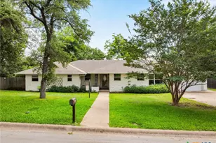405 Downing St, Belton, TX 76513 - Photo 2