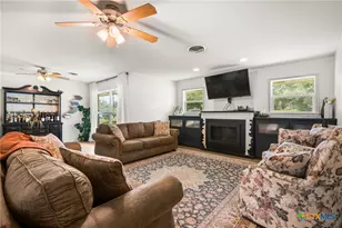 405 Downing St, Belton, TX 76513 - Photo 8