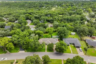 405 Downing St, Belton, TX 76513 - Photo 4